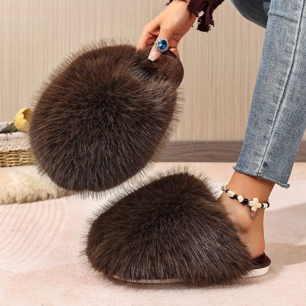 Women's Plus-size Solid Color Fluffy Big Furry Slippers