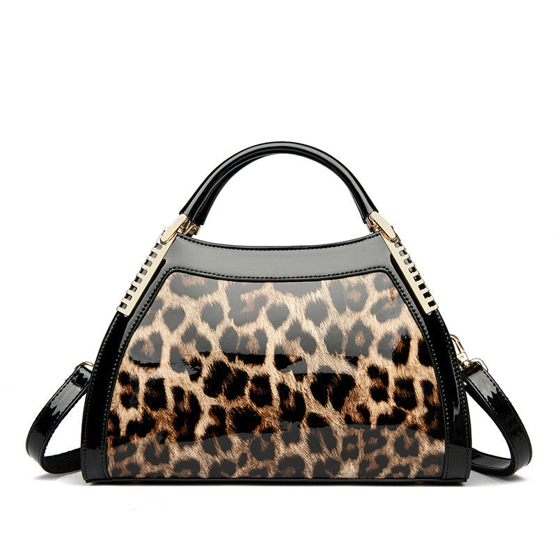 Fashion New Women's Large-capacity Retro Handbag