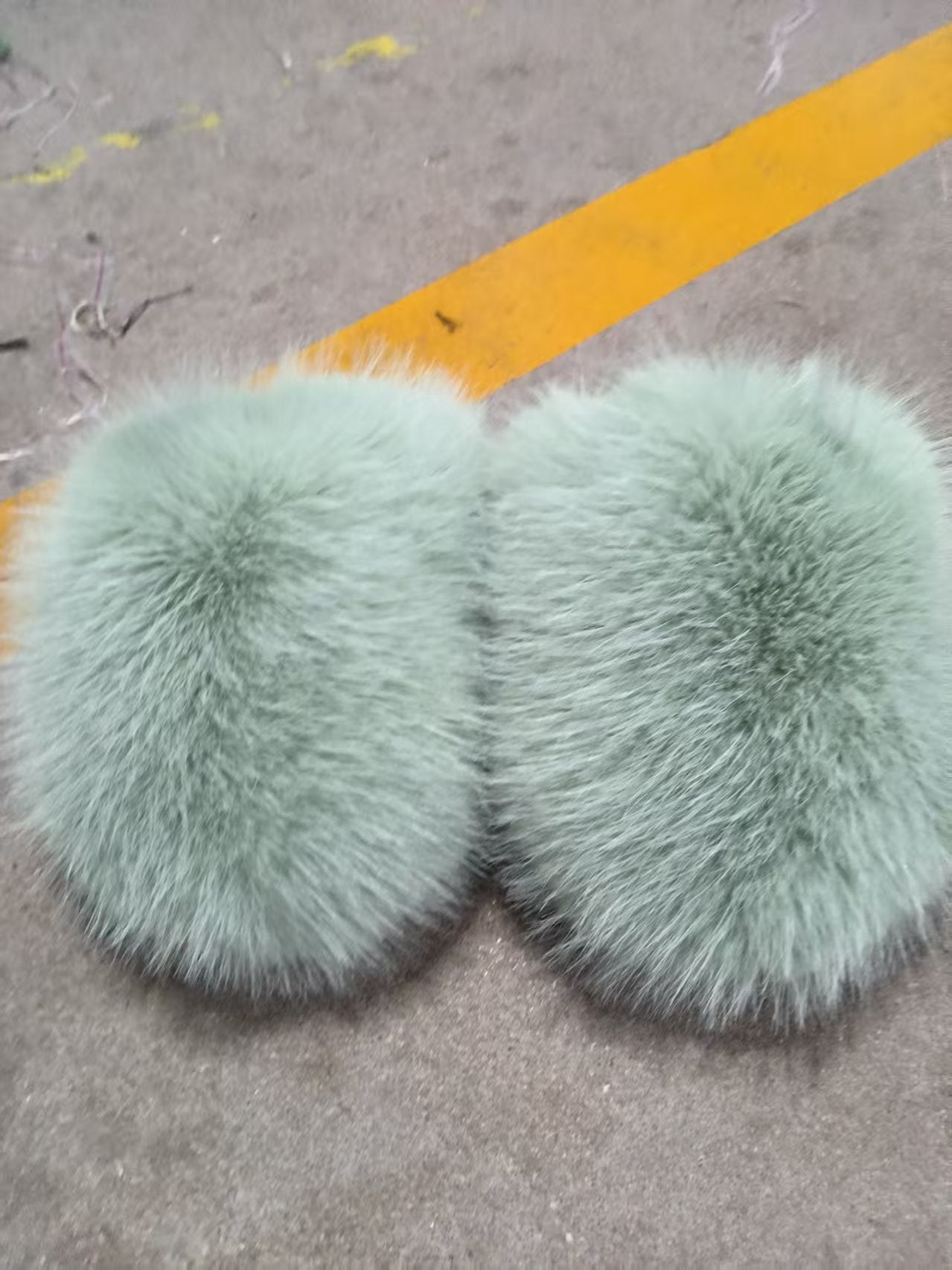 Women's Plus-size Solid Color Fluffy Big Furry Slippers