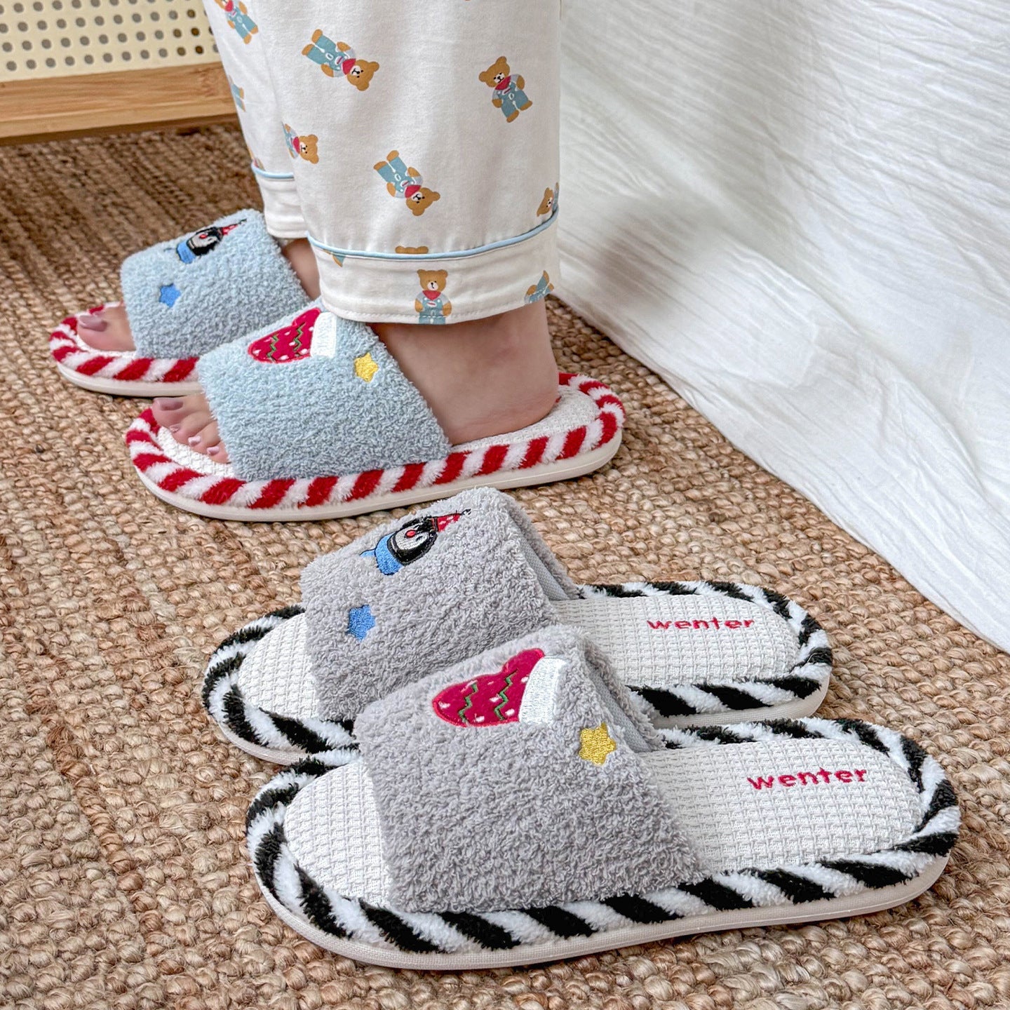 Breathable Sweat-absorbent Home Indoor Cotton Wear-resistant Fluffy Slippers Wholesale
