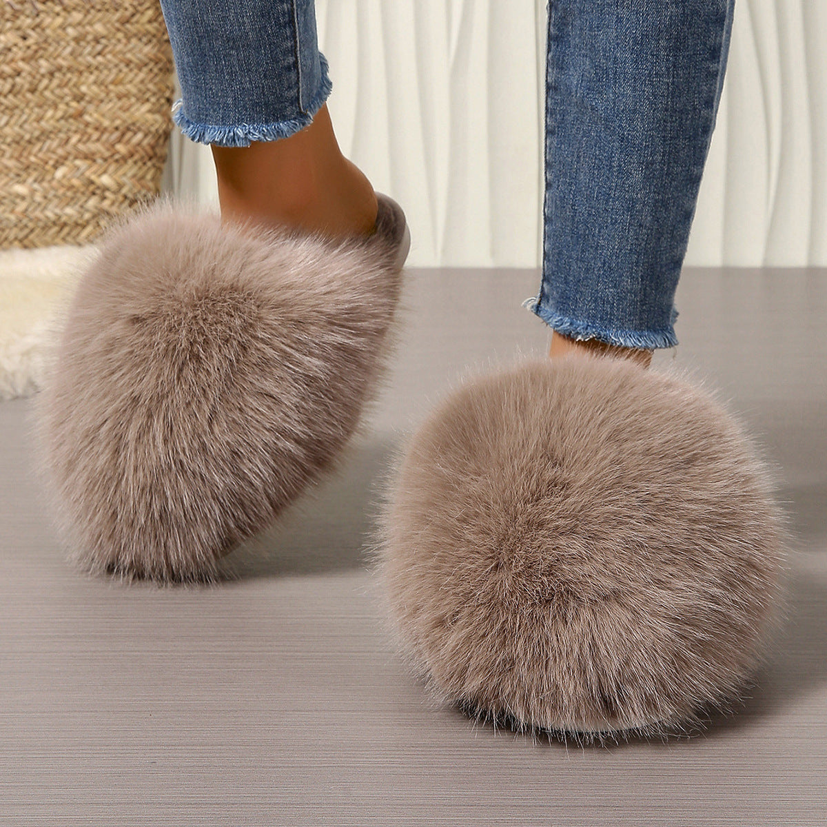 Women's Plus-size Solid Color Fluffy Big Furry Slippers