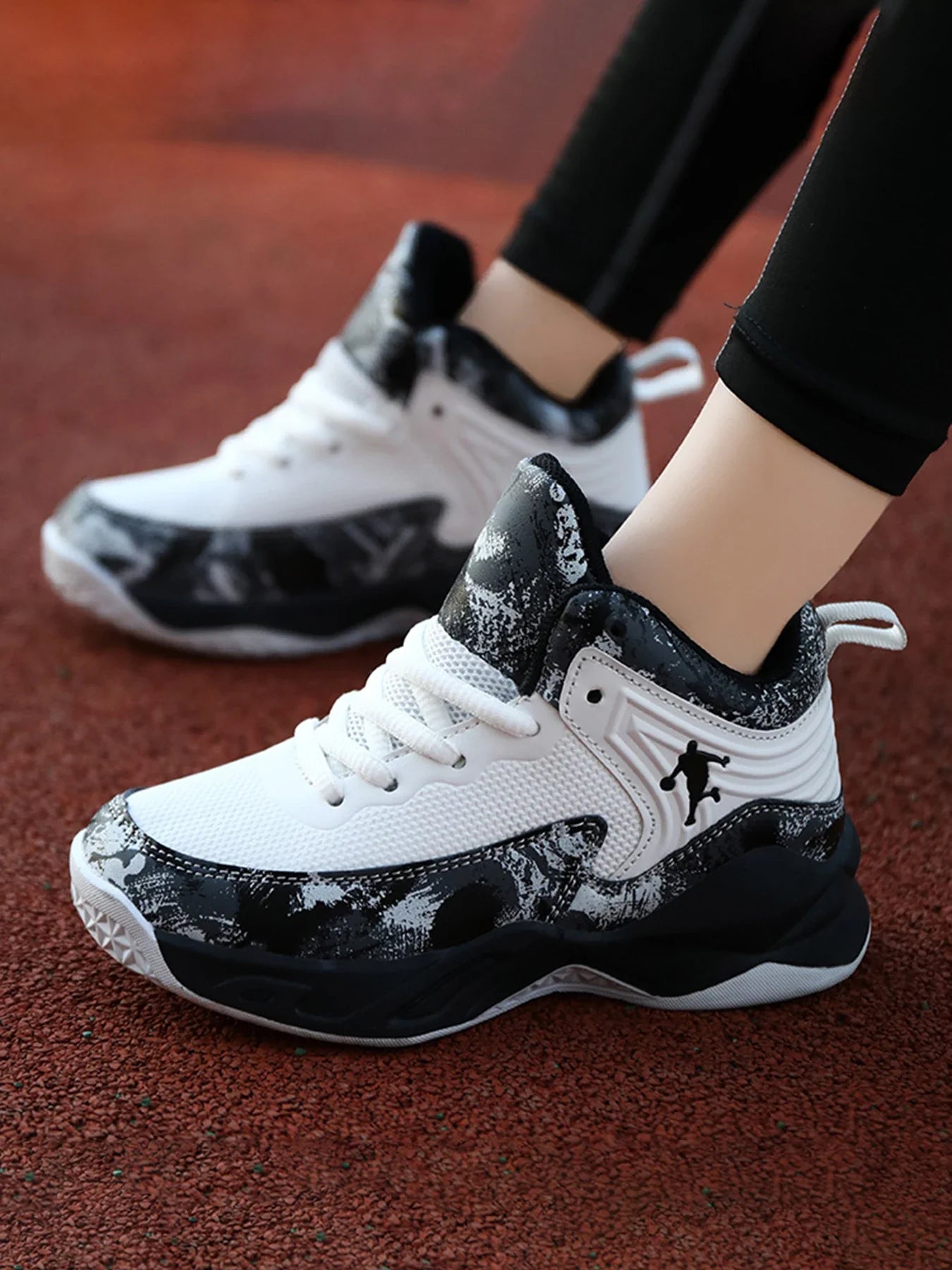 2025 New Boys Brand Basketball Shoes for Kids Sneakers Thick Sole Non-slip Children Sports Shoes Child Boy Basket Trainer Shoes