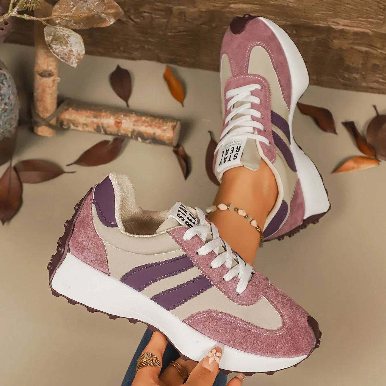 Designer Women Sneakers 2025 New Lightweight Soft Running Sneakers Women Thick Bottom Fashionable Sport Shoes Zapatos De Mujer