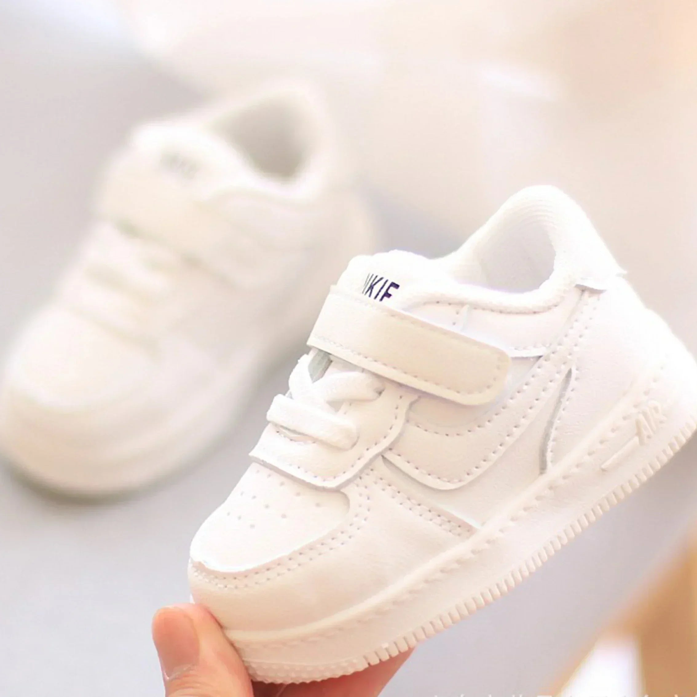 Children's Fashion Sneakers New Kids White Non-slip Casual Shoes Boys Girls Breathable Sneakers Toddler Outdoor Sports Shoes