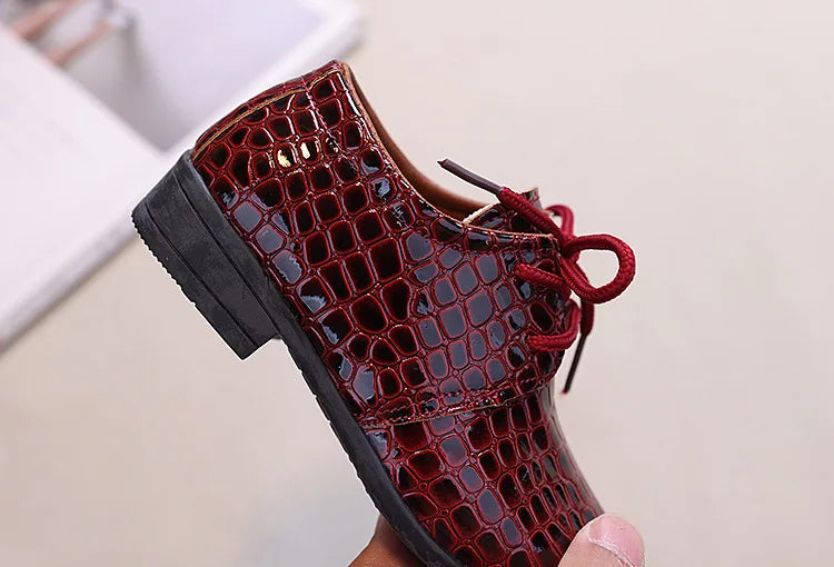 Children Boys Leather Shoes 2025 New Retro Fashion Lace Up Pointed Toe Dress Shoes Uniform Kids Oxford Performance Flats Shoes