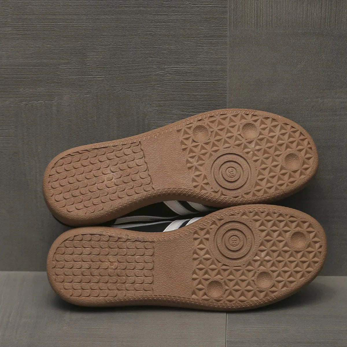 Women Sneakers 2025 Spring New Luxury Flat Loafers Comfortable Slip on Soft Female Sneakers Lightweight Outdoor Shoes for Women