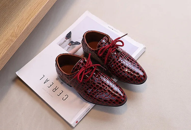 Children Boys Leather Shoes 2025 New Retro Fashion Lace Up Pointed Toe Dress Shoes Uniform Kids Oxford Performance Flats Shoes