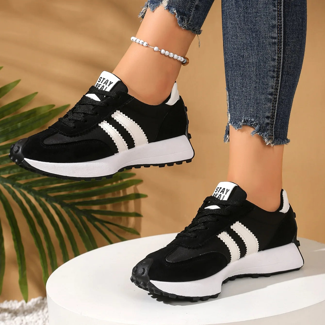 Women Sneakers Retro Casual Flat Bottom Round Toe Sports Shoes Spring Autumn New Style Versatile Fashionable Designer Shoes