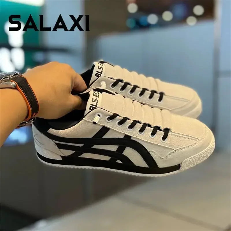 White Canvas Shoes Breathable Casual Shoes Korean Men Slip-on Couples Sneakers Comfortable Outdoor Sneakers Walking Flats Shoes (Available)