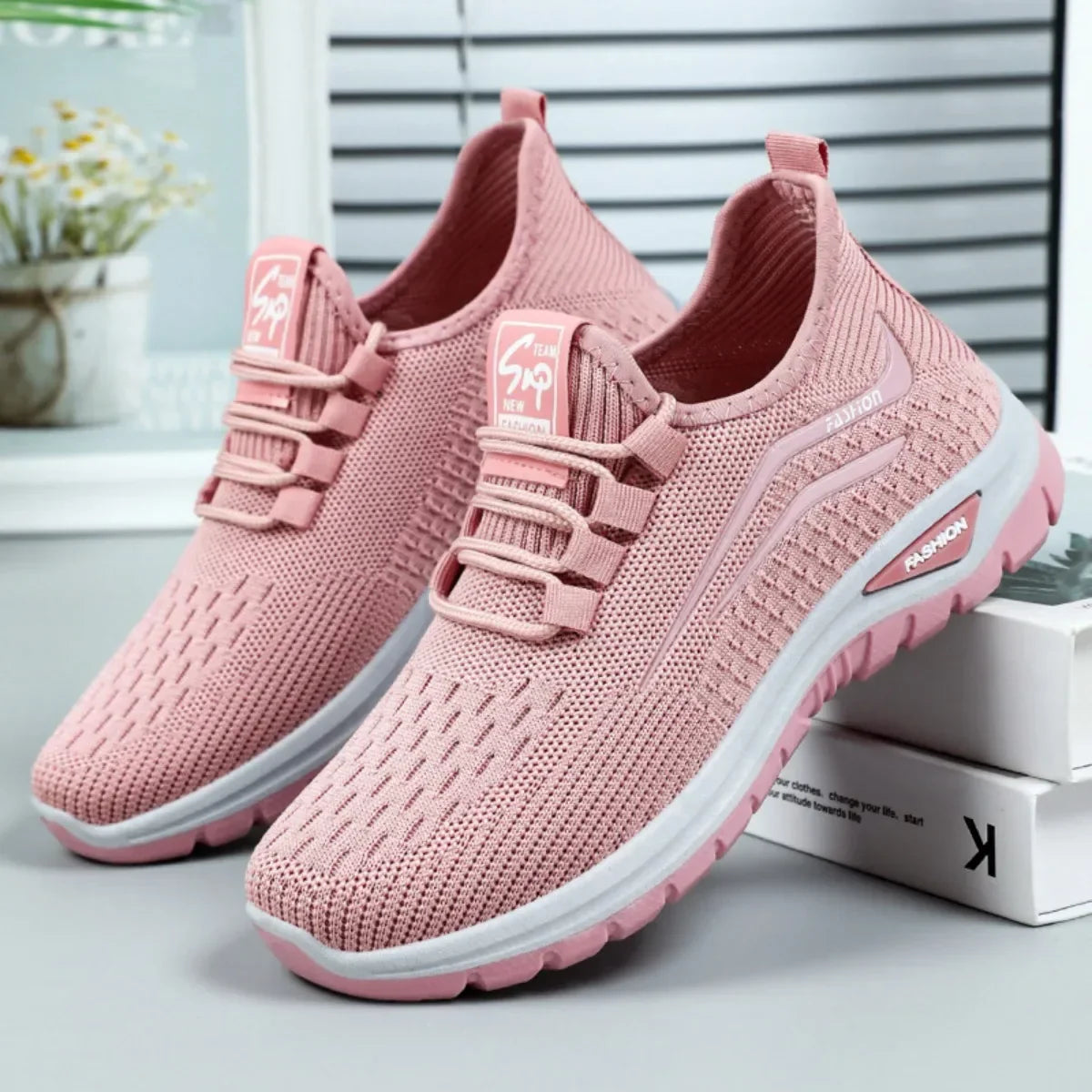 Women's Breathable Lace-Up Sneakers Soft-Soled Comfortable Casual Shoes, Trendy Lightweight Footwear for Daily Wear All Seasons