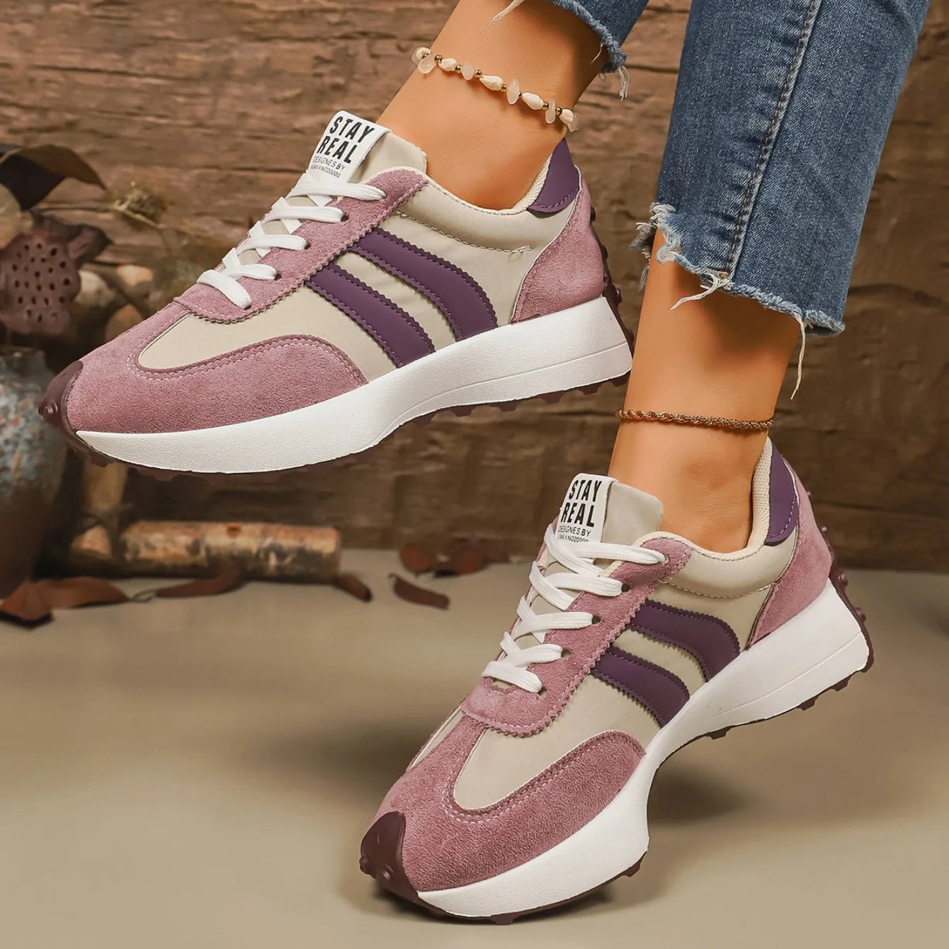 Designer Women Sneakers 2025 New Lightweight Soft Running Sneakers Women Thick Bottom Fashionable Sport Shoes Zapatos De Mujer