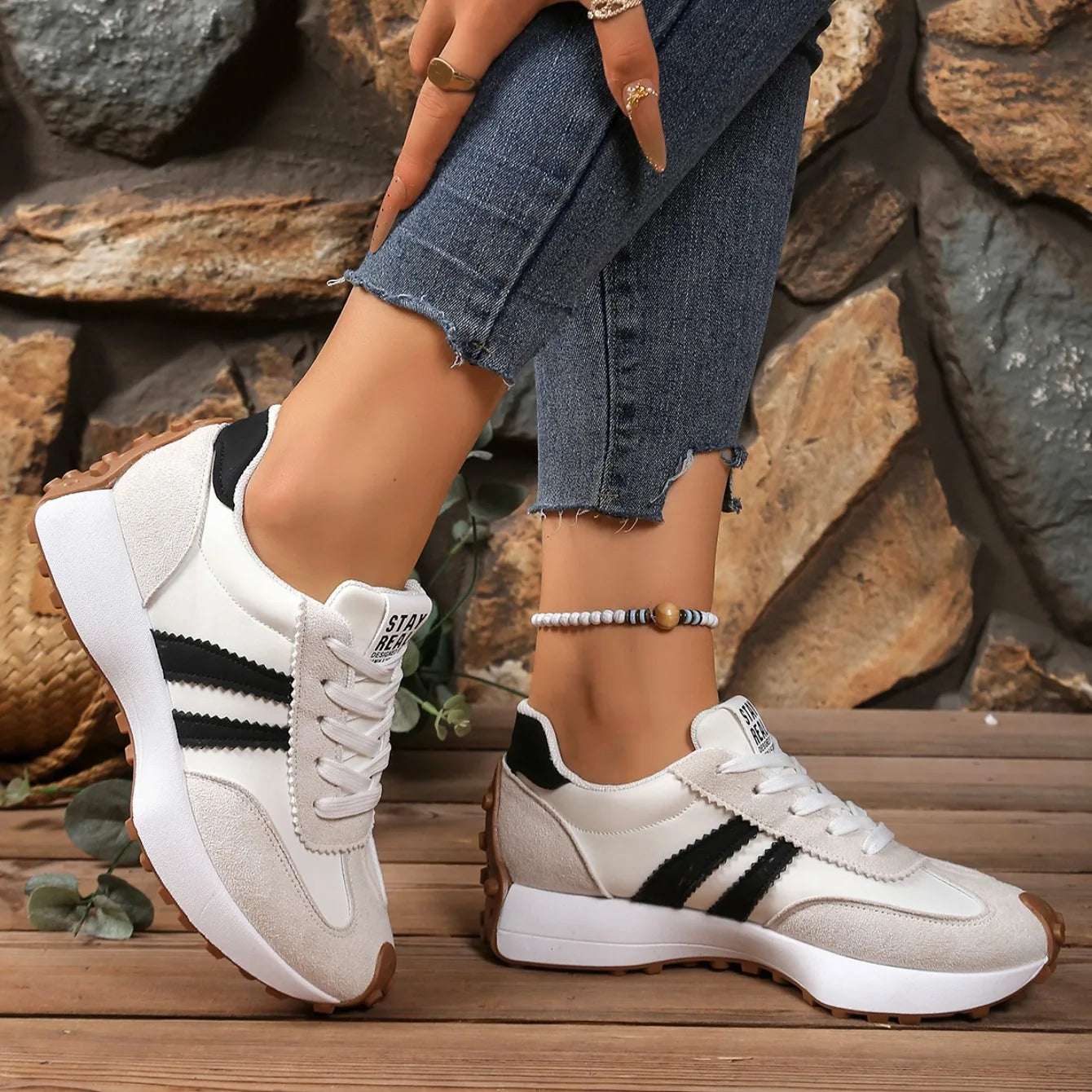 Women Sneakers Retro Casual Flat Bottom Round Toe Sports Shoes Spring Autumn New Style Versatile Fashionable Designer Shoes
