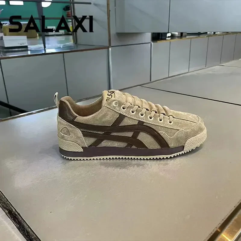 White Canvas Shoes Breathable Casual Shoes Korean Men Slip-on Couples Sneakers Comfortable Outdoor Sneakers Walking Flats Shoes (Available)