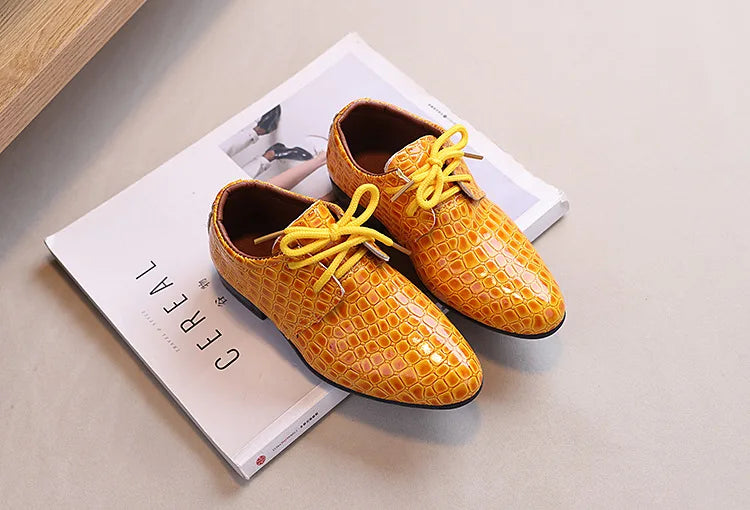 Children Boys Leather Shoes 2025 New Retro Fashion Lace Up Pointed Toe Dress Shoes Uniform Kids Oxford Performance Flats Shoes