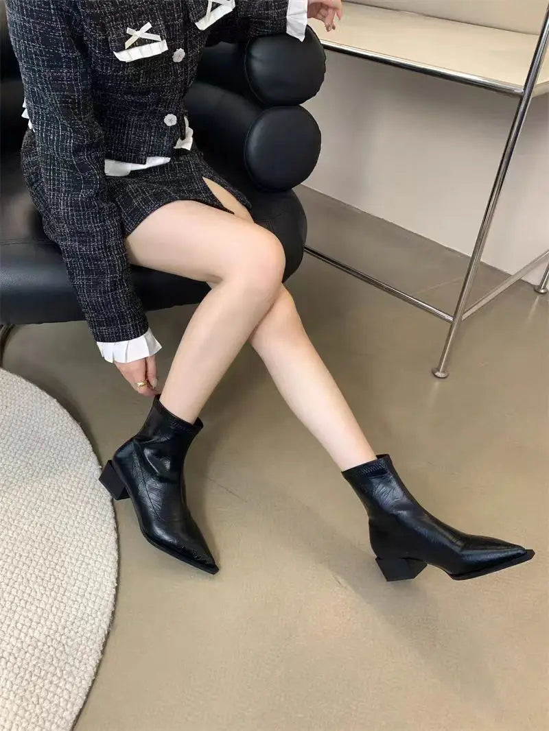 Women Pointed Ankle Boots Mid Heels Pointed Leather Sexy Chelsea Boots Trend Design Winter New Pumps Designer Short Botas Mujer