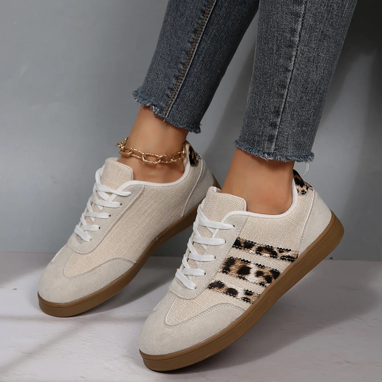 Women Sneakers 2025 Spring New Luxury Flat Loafers Comfortable Slip on Soft Sneakers Trend Lightweight Outdoor Shoes for Women