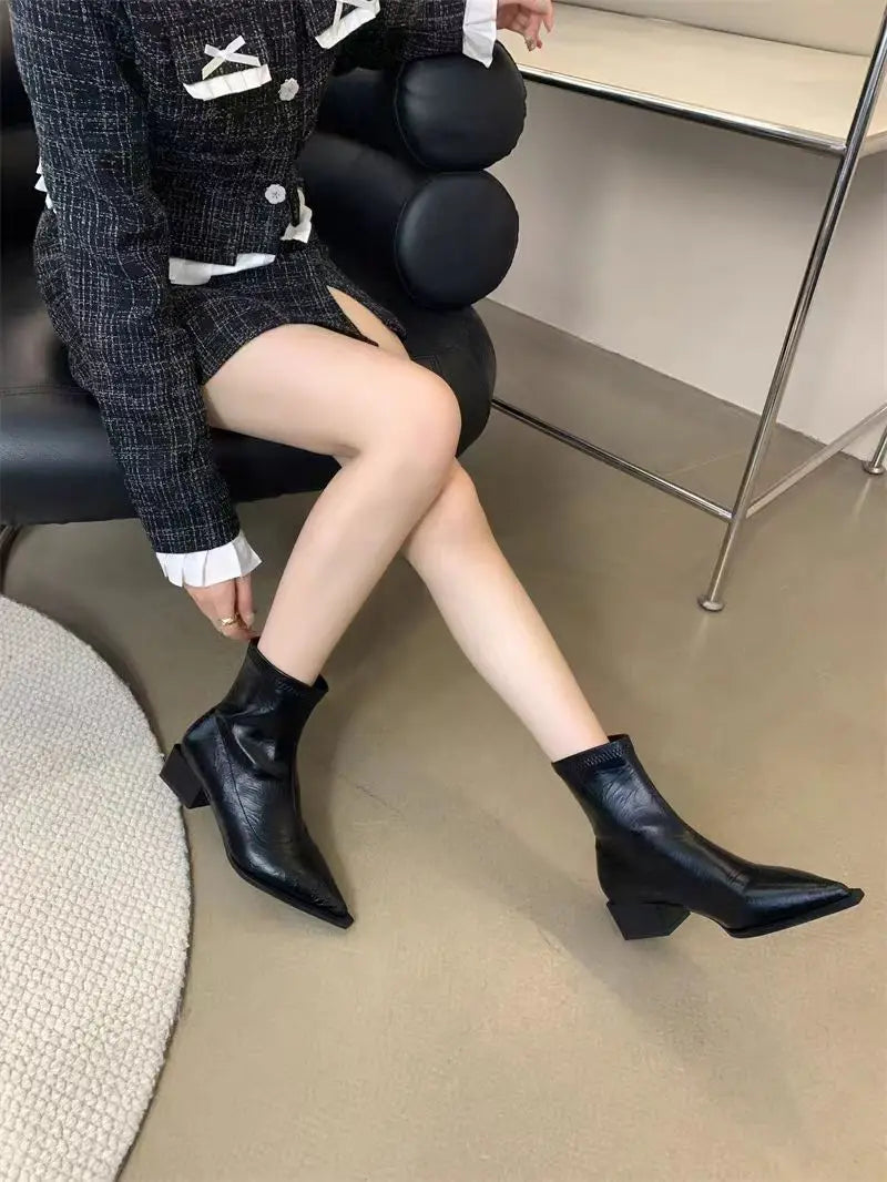 Women Pointed Ankle Boots Mid Heels Pointed Leather Sexy Chelsea Boots Trend Design Winter New Pumps Designer Short Botas Mujer