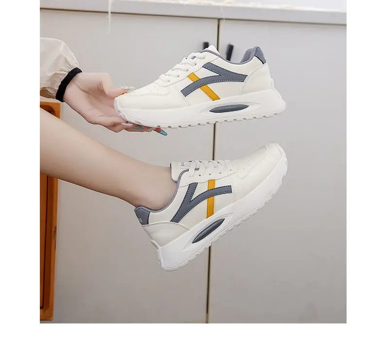 New sports shoes Women's White Sneakers Fashionable and Comfortable Sports Shoes Versatile Lightweight Casual Running Shoes