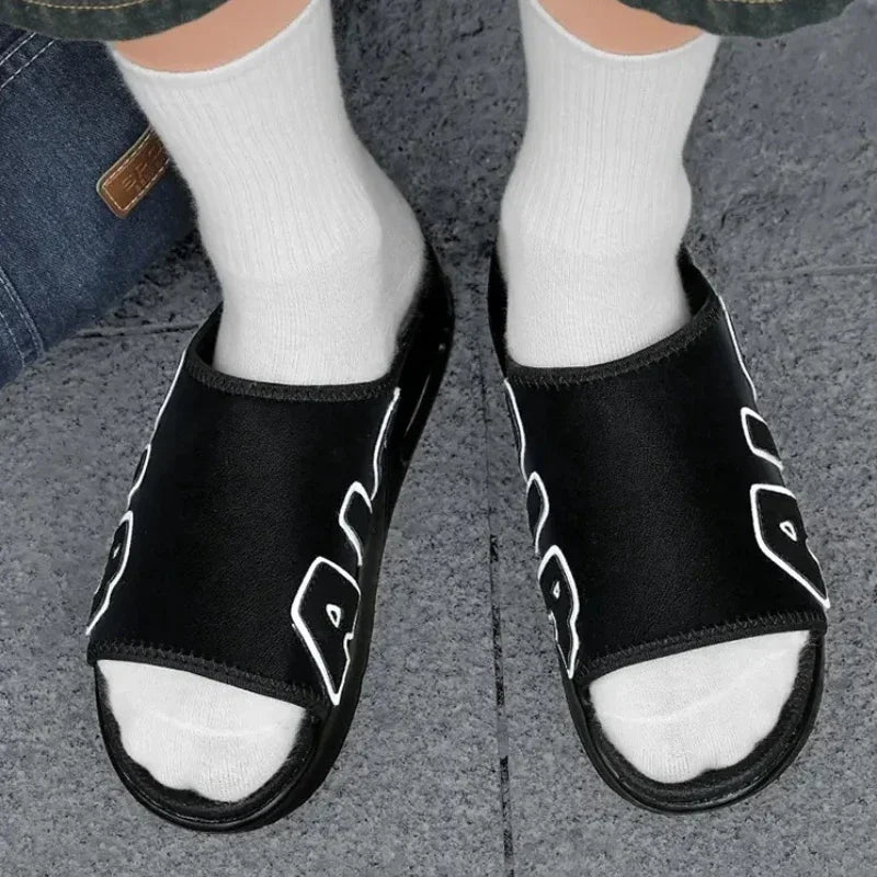 Man‘s Sandals Thick Sole Non-slip Fashion Trend Sports Slippers for Men Outdoor Footwear Size 39-46 Suitable Summer Beach