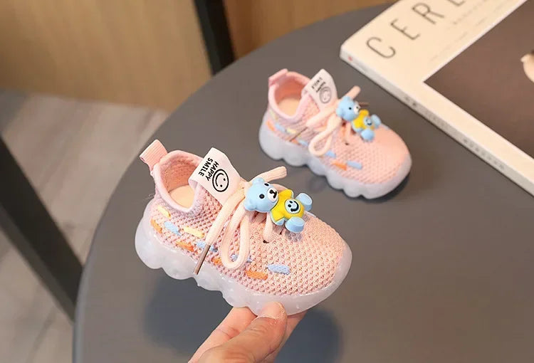 Fashion Children's Luminous Sneakers LED Flashing Shoes for Girls Baby Casual Shoes Spring Autumn Hot Sale Toddler Sports Shoes