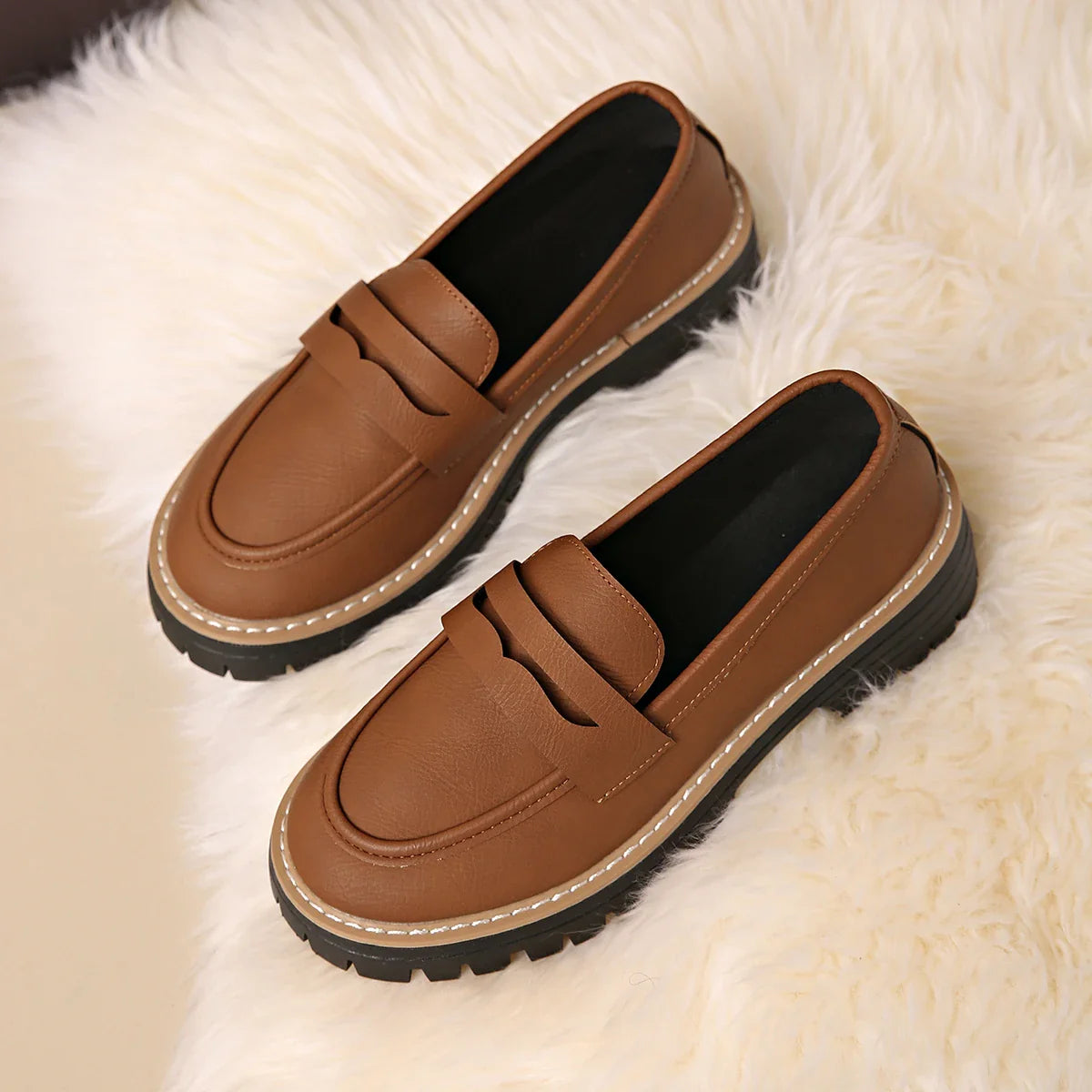 New Black/Brown Solid Color Thick-Soled Loafers Women's Platform Slip-On Shoes Retro Versatile Small Leather Shoes for Commuting