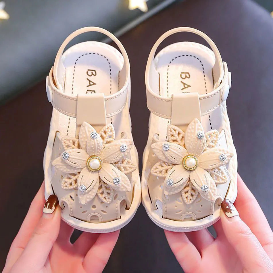 New Girls Summer Sandals Soft Sole Breathable Kids Beach Shoes Anti-slip Princess Sandals Children Casual Footwear