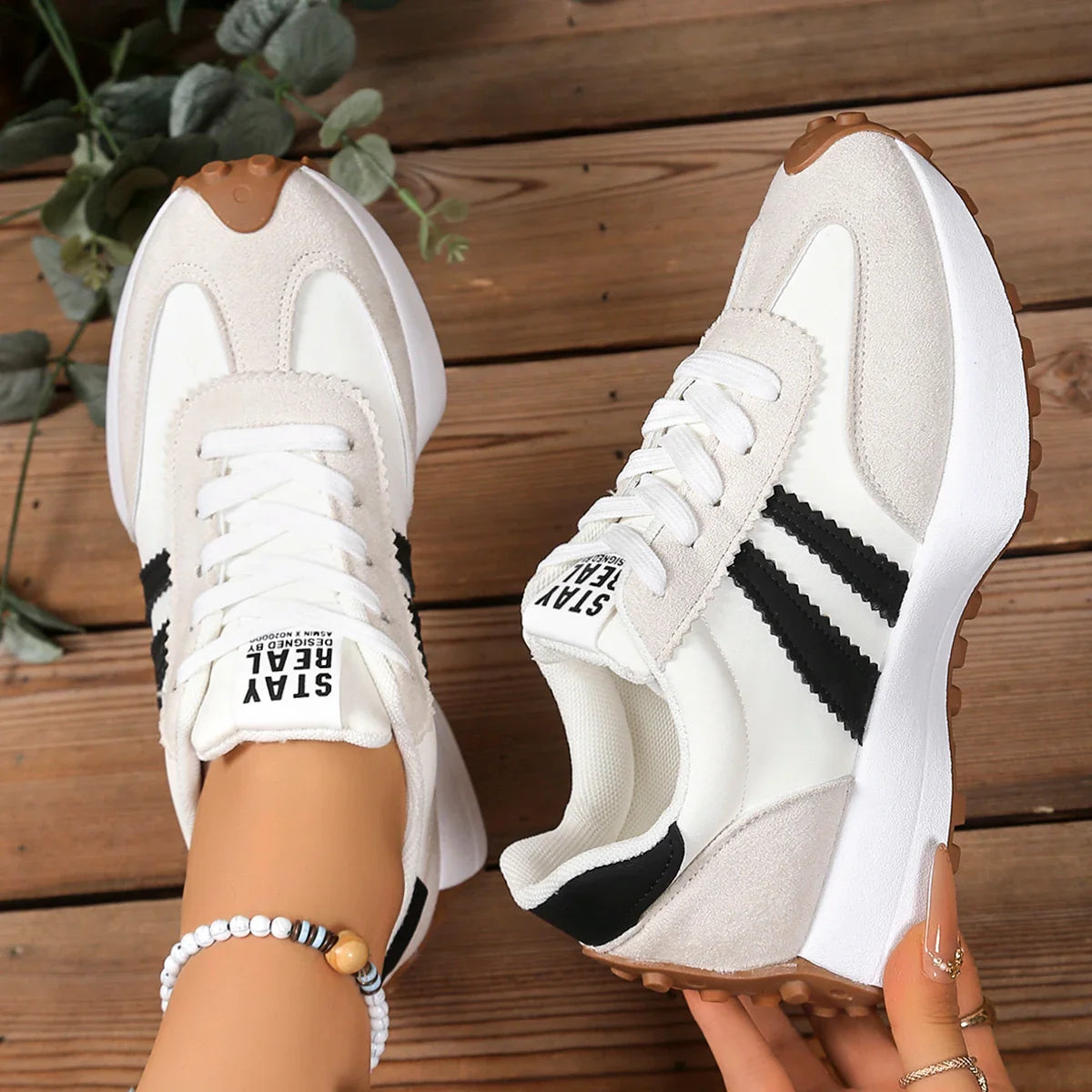 Women Sneakers Retro Casual Flat Bottom Round Toe Sports Shoes Spring Autumn New Style Versatile Fashionable Designer Shoes