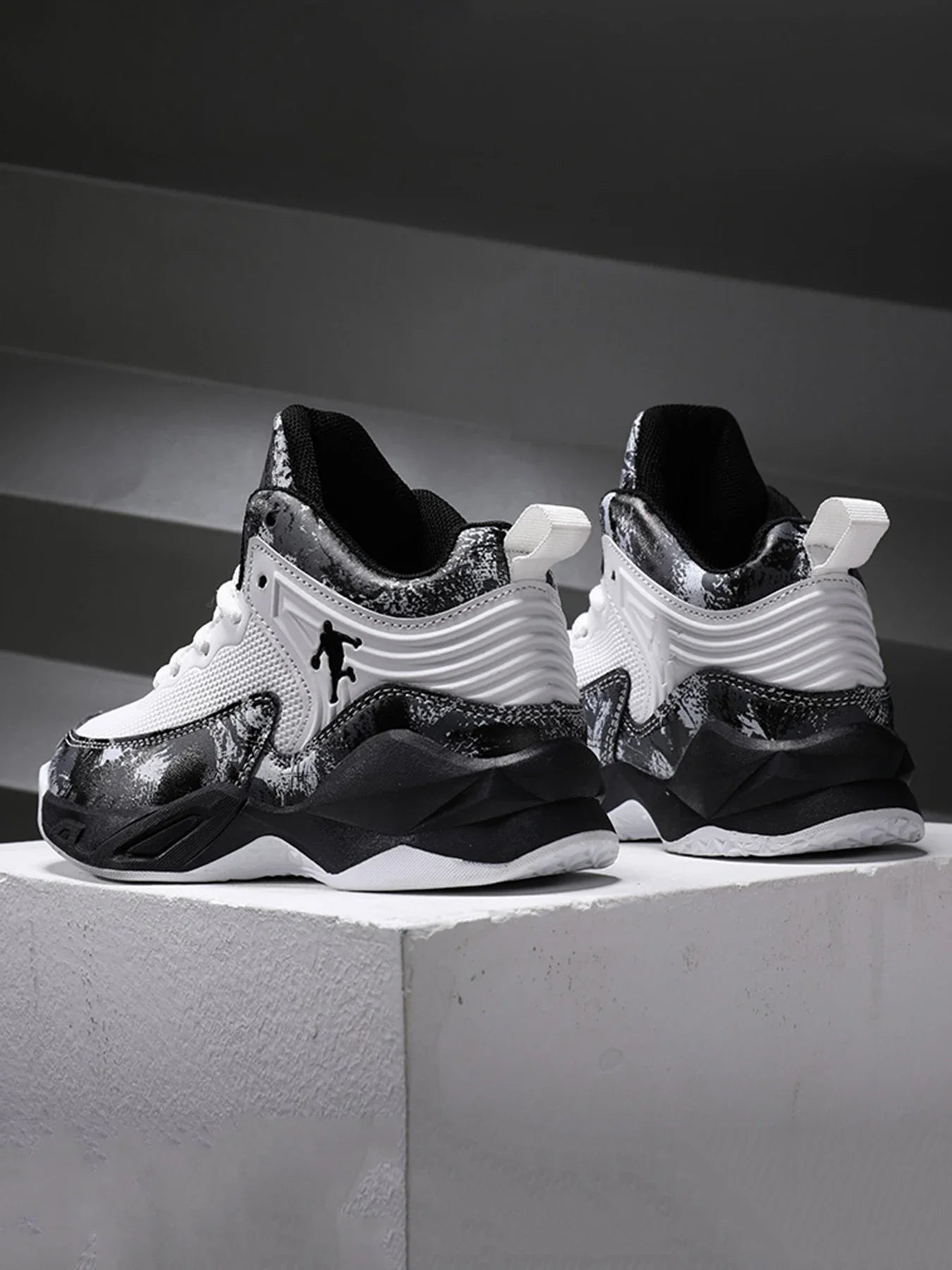 2025 New Boys Brand Basketball Shoes for Kids Sneakers Thick Sole Non-slip Children Sports Shoes Child Boy Basket Trainer Shoes