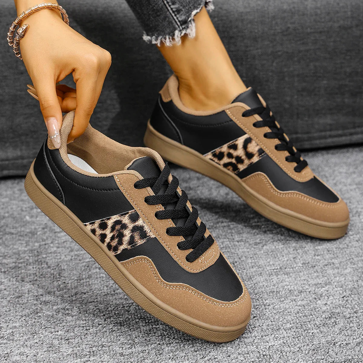 Women Sneakers 2025 New Fashion Luxury Designer Shoes for Women Brand Classical Outdoor Casual Sneakers Women Zapatos De Mujer