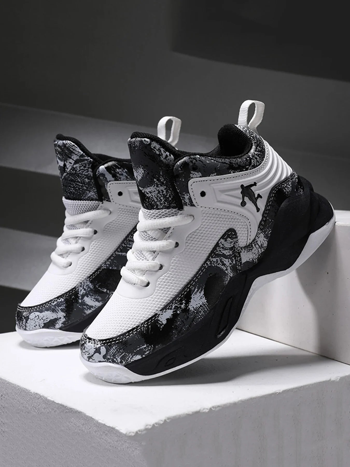 2025 New Boys Brand Basketball Shoes for Kids Sneakers Thick Sole Non-slip Children Sports Shoes Child Boy Basket Trainer Shoes