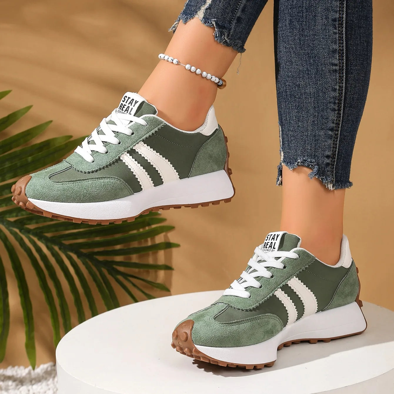 Women Sneakers Retro Casual Flat Bottom Round Toe Sports Shoes Spring Autumn New Style Versatile Fashionable Designer Shoes