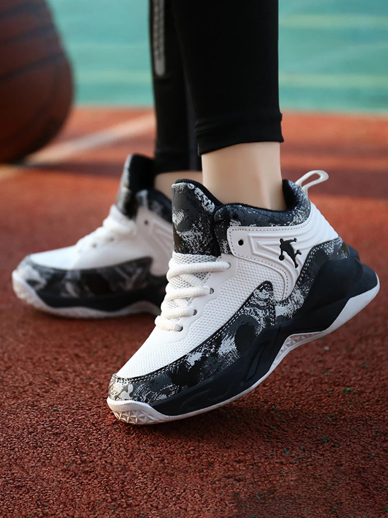 2025 New Boys Brand Basketball Shoes for Kids Sneakers Thick Sole Non-slip Children Sports Shoes Child Boy Basket Trainer Shoes