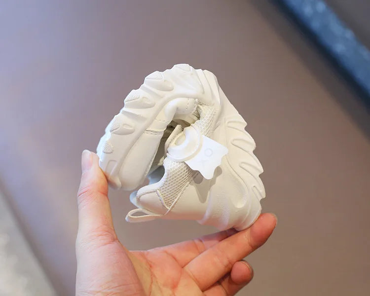 2025 New Spring Autumn Boys White Shoes Girls Breathable Mesh Casual Soft Sole Sneakers Kids Running Shoes Children Sports Shoes