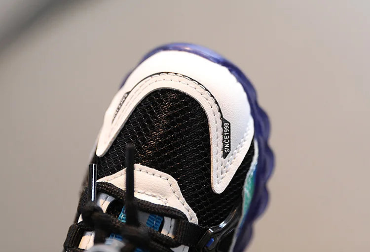 New Kid Sneaker Anti Slip Soft Bottom Boy LED Light Shoes Comfort Versatile Girls Casual Shoe Simple Child Mesh Shoes