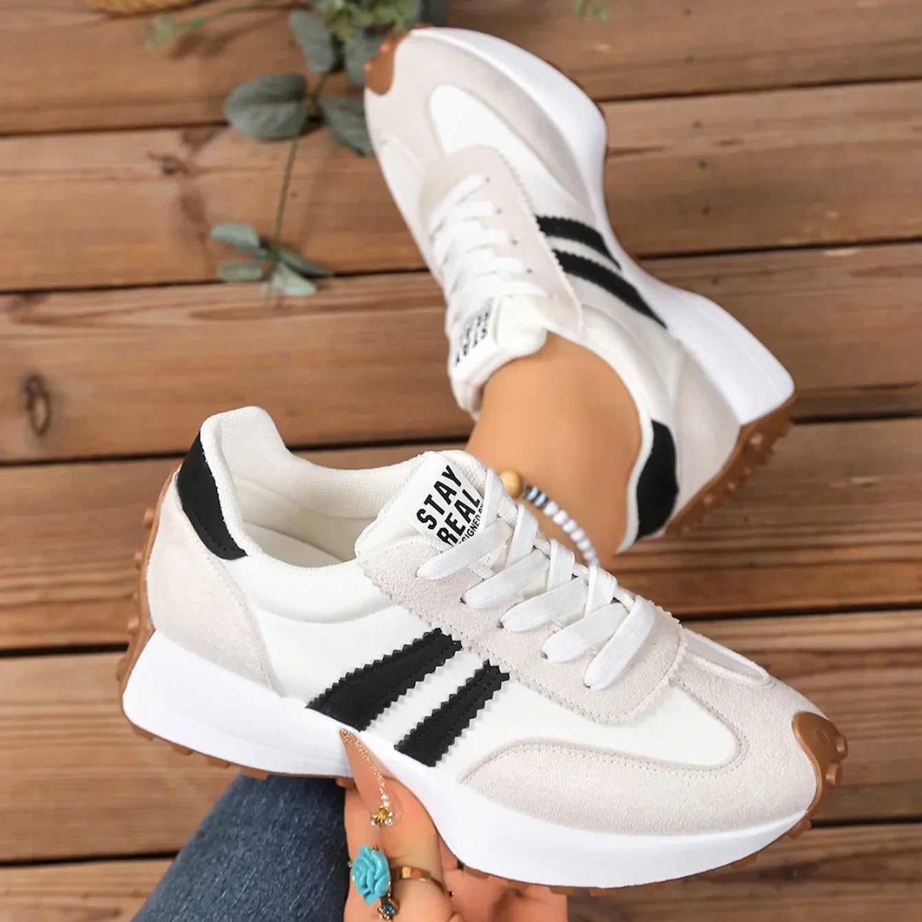 Women Sneakers Retro Casual Flat Bottom Round Toe Sports Shoes Spring Autumn New Style Versatile Fashionable Designer Shoes