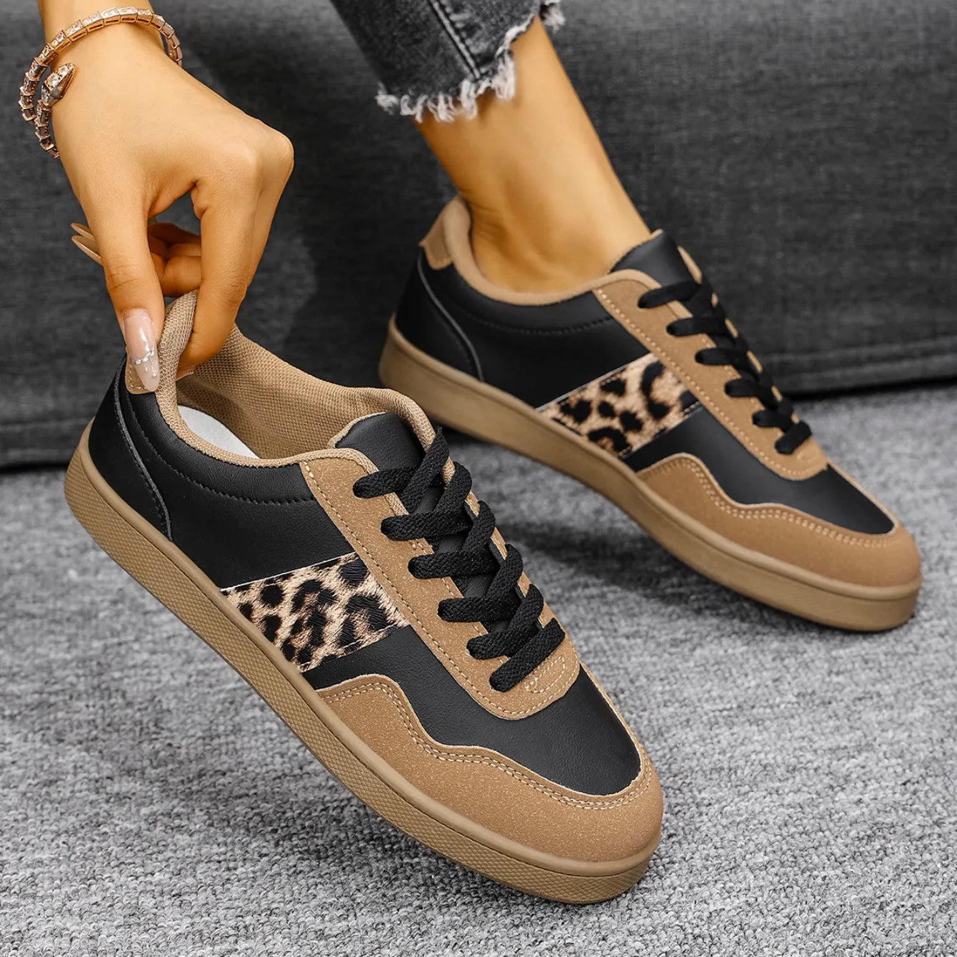 Women Sneakers 2025 New Fashion Luxury Designer Shoes for Women Brand Classical Outdoor Casual Sneakers Women Zapatos De Mujer