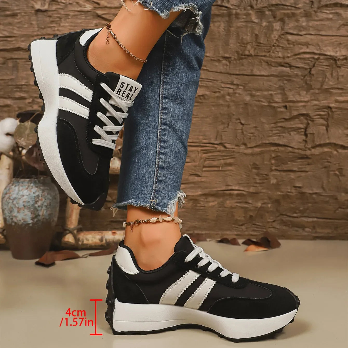 Designer Women Sneakers 2025 New Lightweight Soft Running Sneakers Women Thick Bottom Fashionable Sport Shoes Zapatos De Mujer