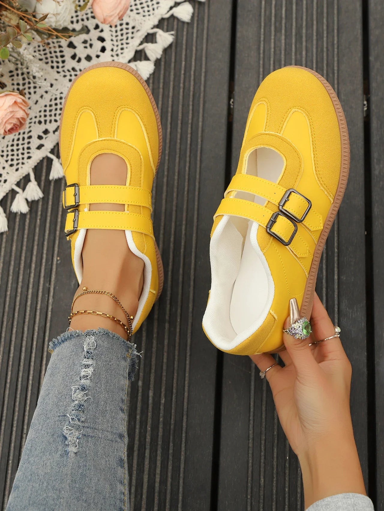 Women Sneakers Fashion Casual Flats Vulcanize Shoes Ladies Outdoor Walking Sneakers Women Breathable Comfortable Classical Shoes