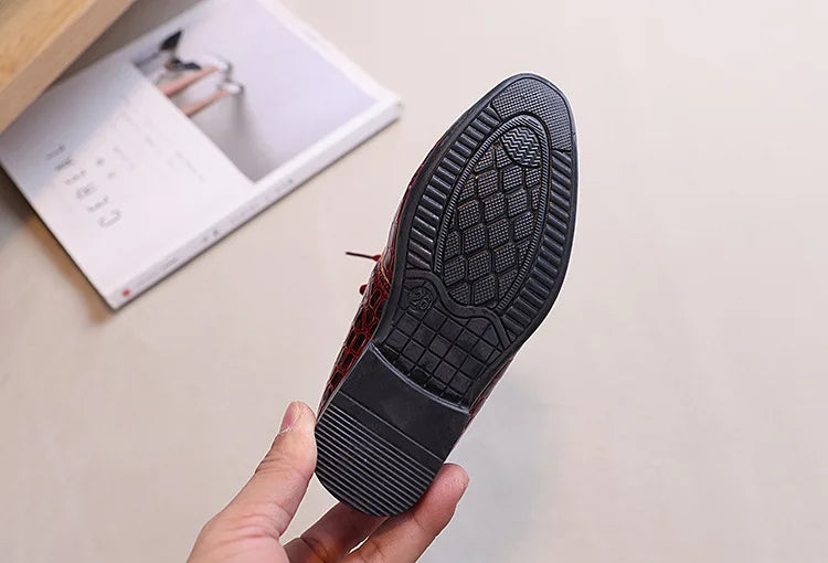 Children Boys Leather Shoes 2025 New Retro Fashion Lace Up Pointed Toe Dress Shoes Uniform Kids Oxford Performance Flats Shoes