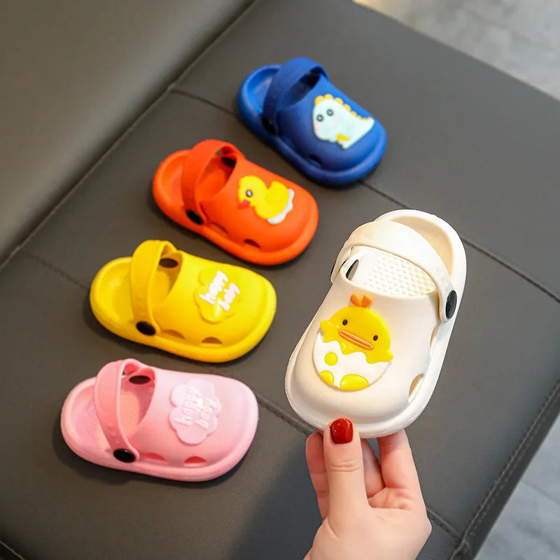 Children's Slippers - New Summer Cute Bear Design Soft-Sole Anti-Slip Indoor Bathroom Sandals for Baby Girls and Boys