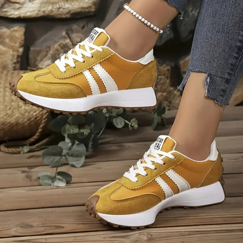 New Designer Sneakers Women Sport Shoes Sneakers Thick Bottom Casual Fashionable Sneakers Lightweight Soft Bottm Running Shoes
