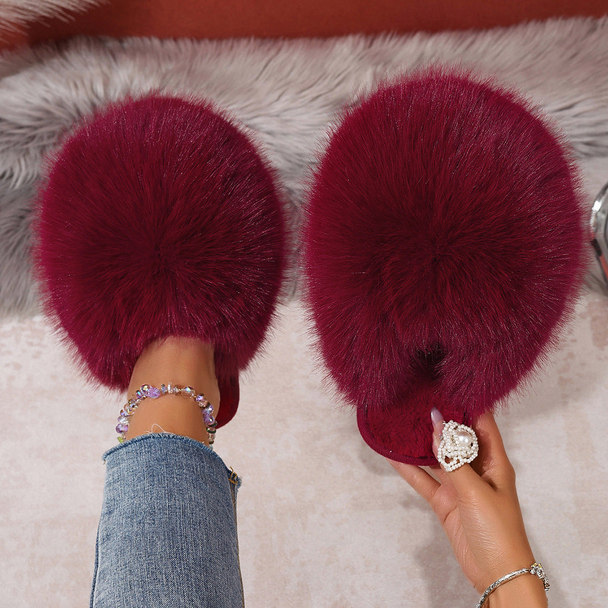 Women's Plus-size Solid Color Fluffy Big Furry Slippers