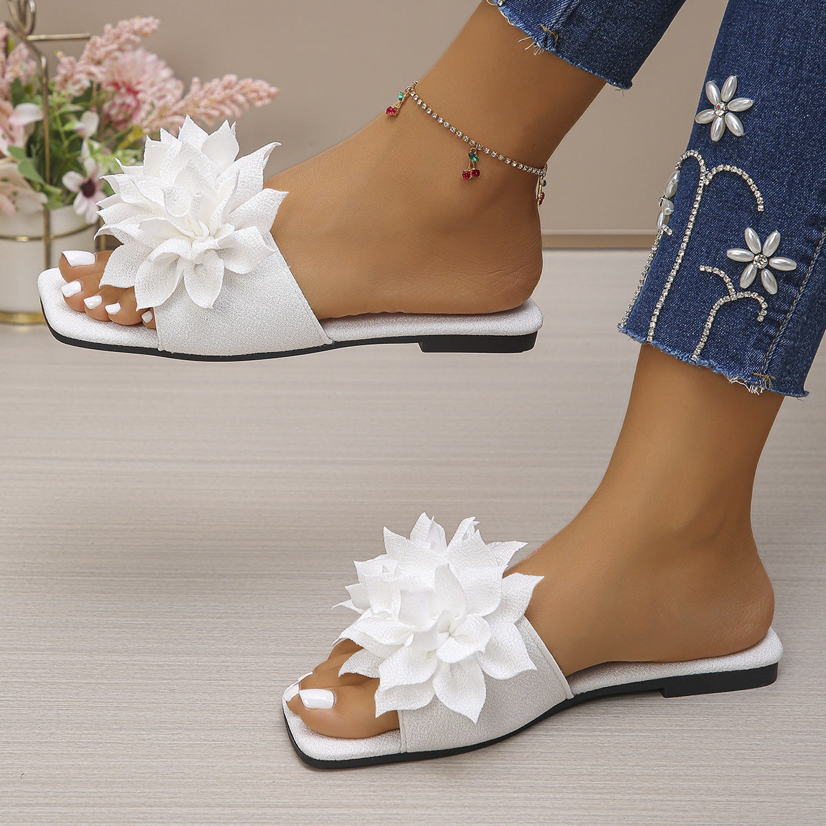 Female Creative Flower Square Headed Flat Bottomed Slippers